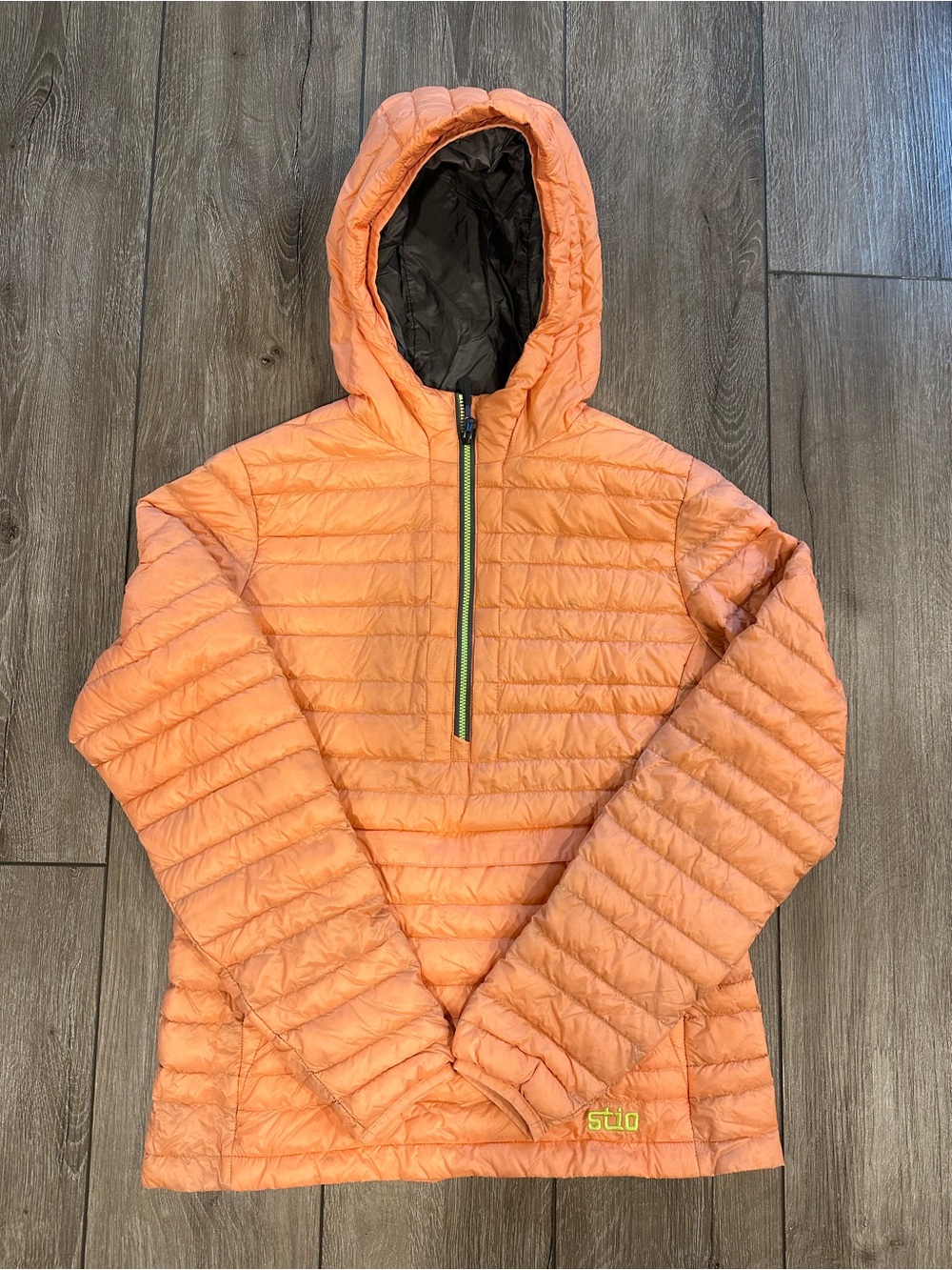 Stio Women’s Pinion Down Pullover.
Light Orange. S. EUC